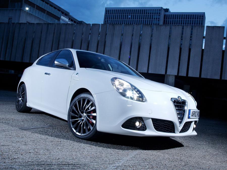  Alfa Romeo Giulietta 2010 года  (UK) (фото 61 из 67)